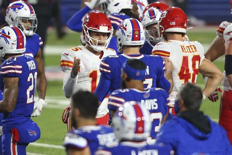 Patrick Mahomes vs. Josh Allen Is the NFL's Next Great QB Rivalry