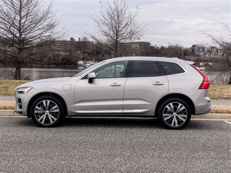 The Volvo XC60 Recharge benefits from bigger hybrid battery | Ars Technica