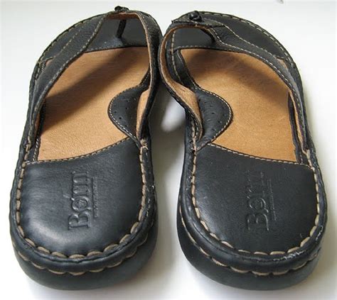 MERRELL KEEN BORN SANDALS WOMEN SIZE 9