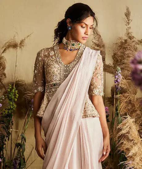 30+ Modern and Trendy Saree Blouse Designs and Style Ideas (2023 ...