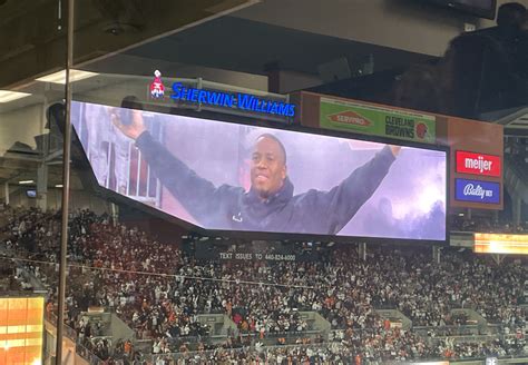 WATCH: Nick Chubb returns to Cleveland Browns Stadium as Dawg Pound ...