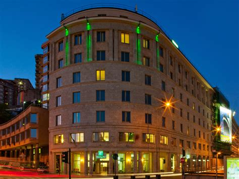 Hotels Near Genoa Ferry Port: Holiday Inn Genoa City