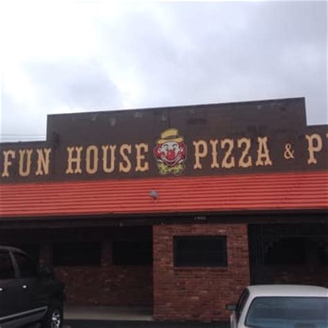 Fun House Pizza & Pub - 15 Photos & 34 Reviews - Pizza - 13002 E US Hwy 40 - Independence, MO ...