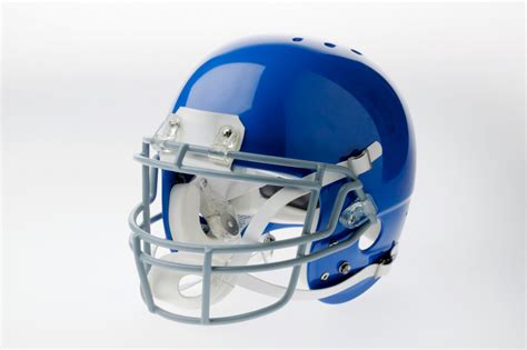 11 Tips How to Paint a Football Helmet? - Housekeepingbay