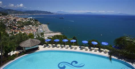 Enjoy the luxury services of Hotel Raito, 5 star hotel Amalfi Coast