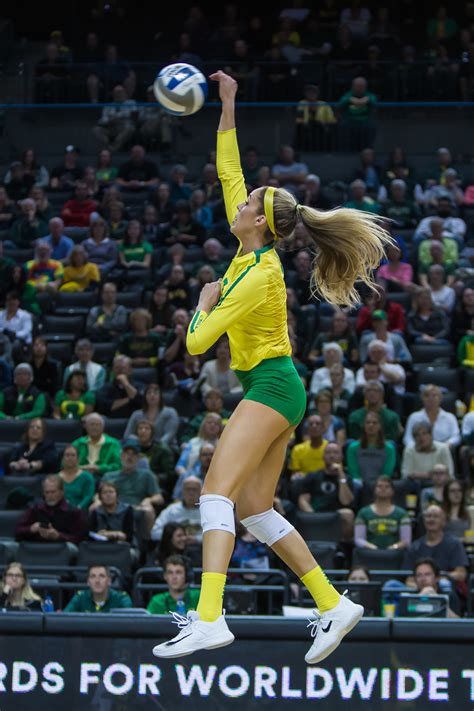 PHOTO GALLERY: Oregon Ducks Volleyball vs. Colorado | KMTR