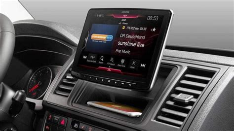 7 Tips When Buying an In-Car Entertainment System