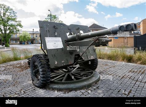 Outside aldershot railway station hi-res stock photography and images - Alamy