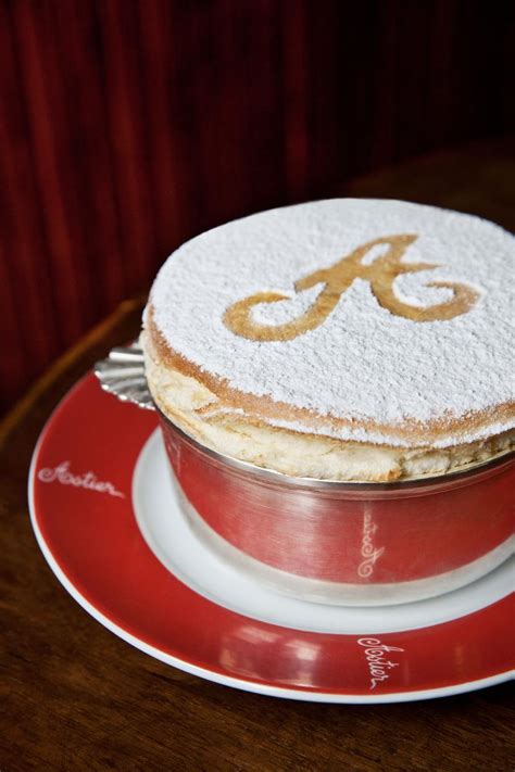 Recette soufflé au grand marnier - Cuisine / Madame Figaro