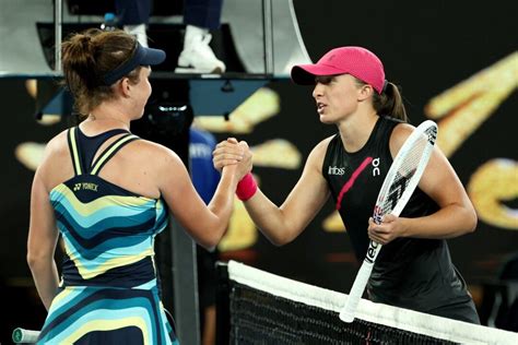 Teenager Noskova Stuns Top Seed Swiatek in Australian Open Third Round ...