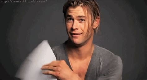 chris hemsworth smile gif - Clip Art Library