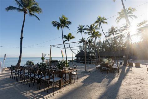 Wedding Venue: Cheeca Lodge & Spa: Islamorada, FL... Photographer ...