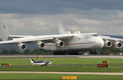 File:Antonov An-225 Manchester Coleman.jpg - Wikimedia Commons