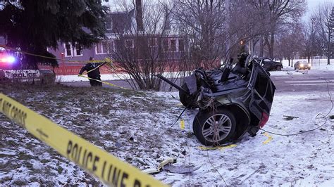 Minnesota crash after police pursuit leaves 2 dead, 3 hurt | MPR News