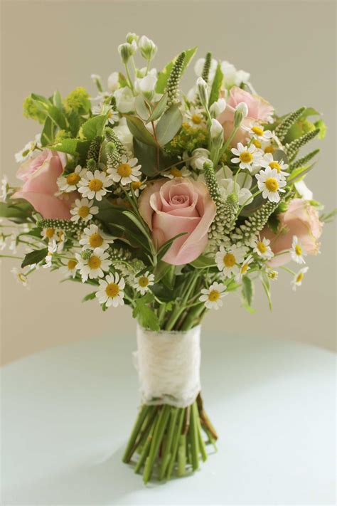 Natural daisy and pink rose wedding bouquet | Daisy wedding flowers ...