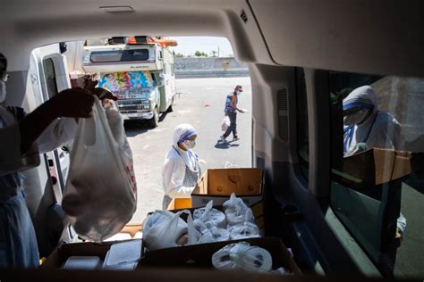 Missionaries of Charity Sisters serves the poorest of the poor in ...