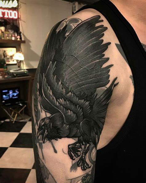 Tattoo done by: @gara_tattooer #raven #raventattoo #cuervo | Crow tattoo, Black crow tattoos ...