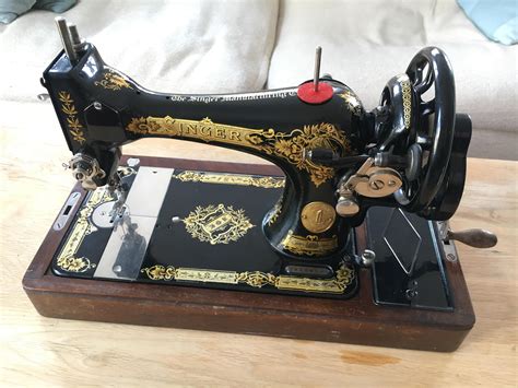 Our Singer sewing machine, 100 years old and works perfectly. : r ...