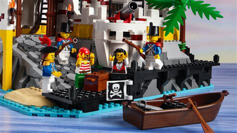 LEGO Icons Eldorado Fortress has a perfect companion set