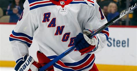 Jonathan Quick (32 saves) leads Rangers to shutout of Penguins | Reuters