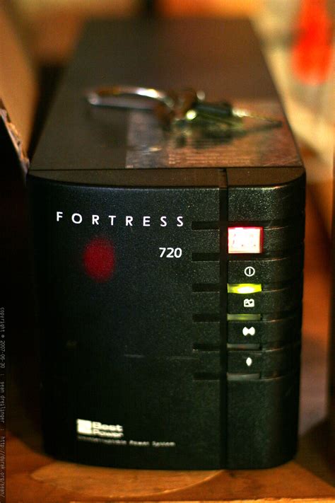 photo: fortress 720 UPS (uninterruptible power supply) MG 8346 - by seandreilinger
