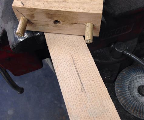 Simple Center Finder | Woodworking, Woodworking workbench, Homemade tools