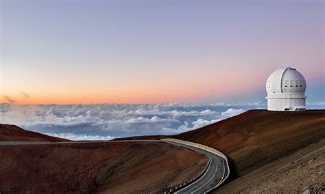 CFH Telescope atop Mauna Kea, Hawaii, at an altitude of 4,204 meters (13,793 feet) [2048x1231 ...