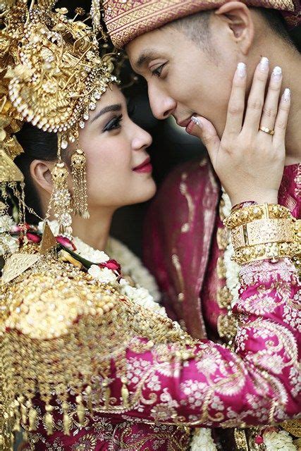 Pernikahan Putri Titian dan Junior Liem - axioo junior | Fotografi pengantin, Pose pengantin ...