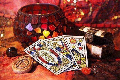 Tarot Cards– A Tool Of Divination| From deviation to Omen - AstroTalk.com