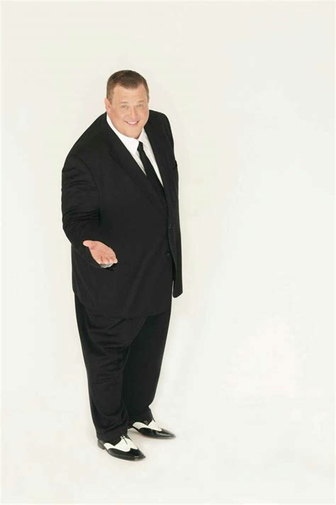 ‘Mike & Molly’ star Billy Gardell brings stand-up show to Ridgefield