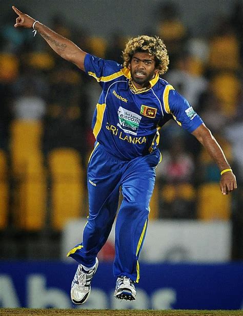 sports: Lasith malinga bowling