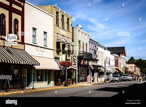 Restaurants and Shops on East Davis Street, Culpeper, Virginia Stock Photo: 95044885 - Alamy