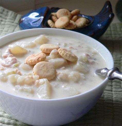 Easy Recipe For The Best New England Clam Chowder (Using Canned Clams!) | Clam chowder recipe ...