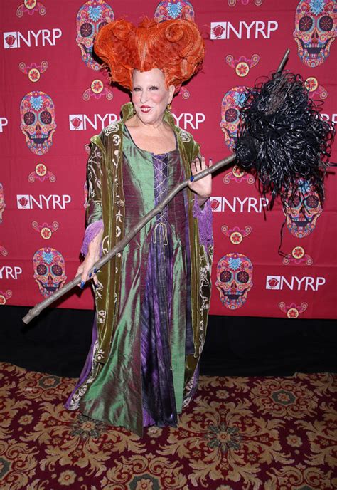 Bette Midler dresses as Hocus Pocus' Winnie Sanderson for Halloween ...