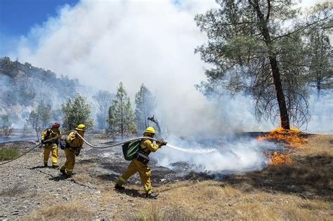 California wildfire grows, 1,500 under evacuation orders | The ...