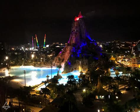 Tip & Tee: Cabana Bay Volcano View Room - TRIPS TIPS and TEES