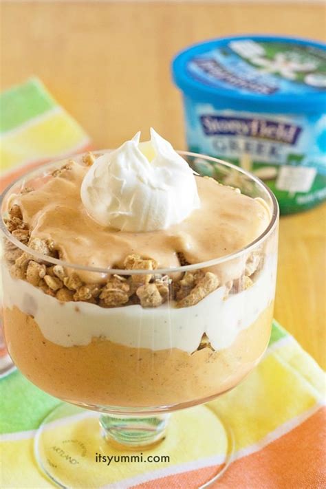 Pumpkin Spice Yogurt Parfait {Healthy Snacks} - Its Yummi