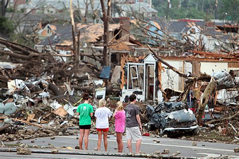 Tornadoes take staggering toll in Alabama and Deep South (video ...