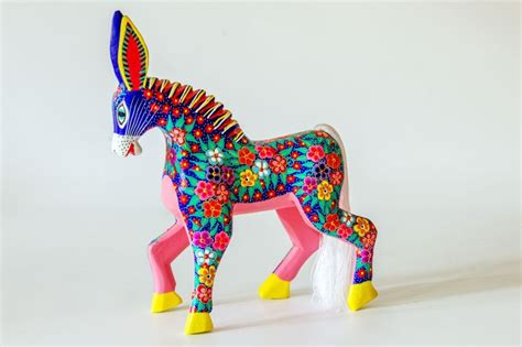 17 Best images about Mexican Folk Art on Pinterest | Wood carvings, Mexican art and Angeles