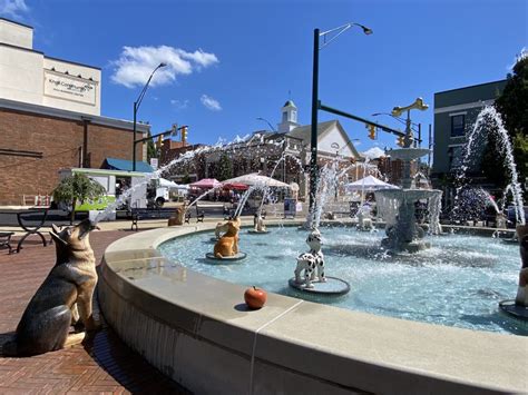 dog-fountain-mt-vernon-ohio