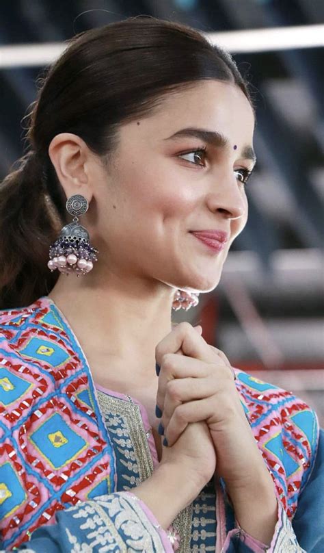 ALIA BHATT Biography (Age, Height, Education, Family, Relationship & More) - BuzzzFly | Alia ...