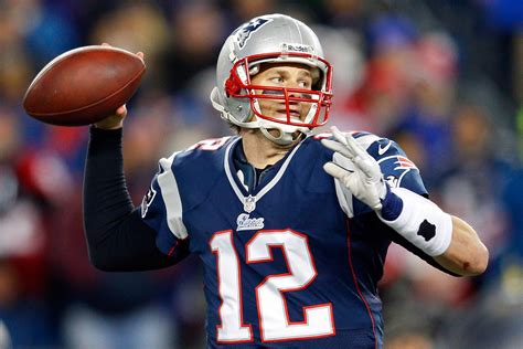 Tom Brady’s Revised Contract Seen Rankling NFL Players, Agents - Bloomberg