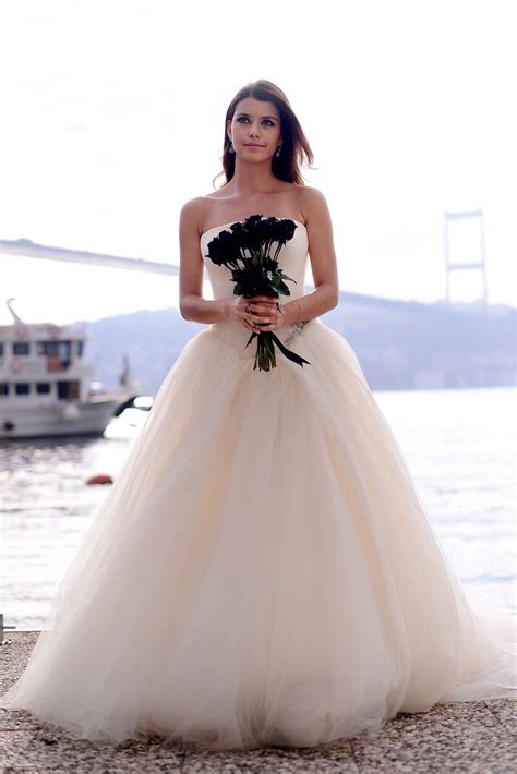 Beren Saat | Most beautiful women, Wedding dresses, Strapless dress formal