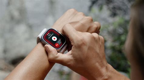 Every Apple Watch Ultra Feature Designed to Keep You Alive – Review Geek