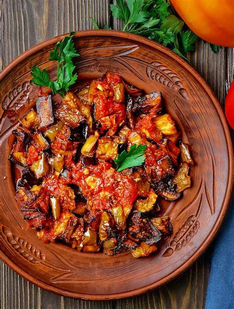 Turkish Eggplant Stew with Fresh Tomatoes - The Vegan Atlas