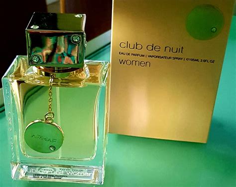 Club De Nuit Armaf perfume - a fragrância Feminino