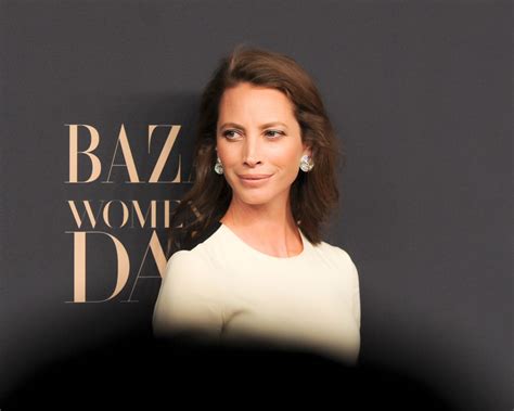 Christy Turlington Thinks Plastic Surgery "Looks Freaky" - 29Secrets