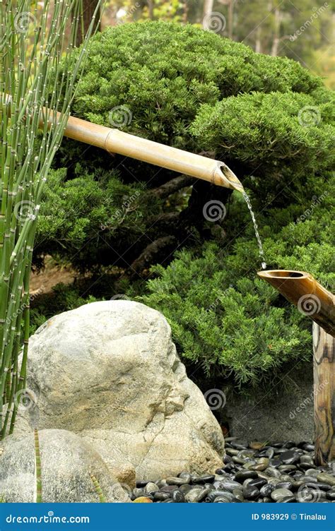 Bamboo Fountain Royalty Free Stock Images - Image: 983929