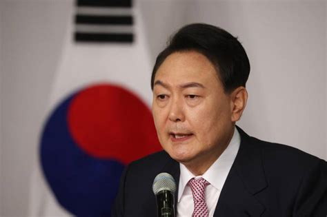 S. Korea president arrives in Japan to open 'new chapter' | ABS-CBN News