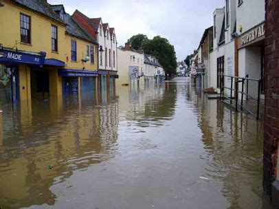 BBC - Hereford and Worcester - In Pictures - Floods in Evesham July 2007